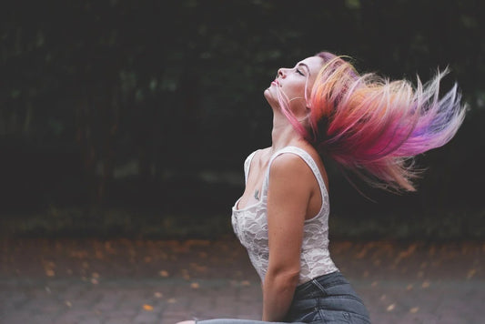 Lissage brésilien et coloration : à lire AVANT de vous lancer !